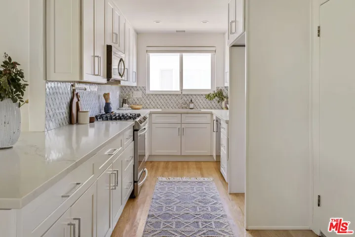17212 Bullock Street, Encino, California 91316