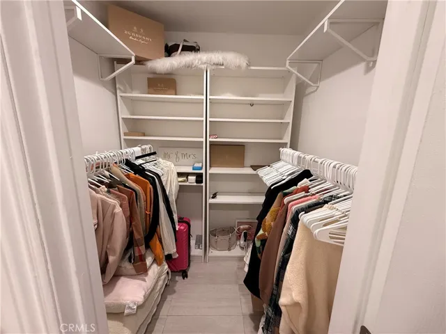 Walk in closet