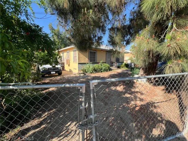 1612 Ming, Bakersfield, California 93304
