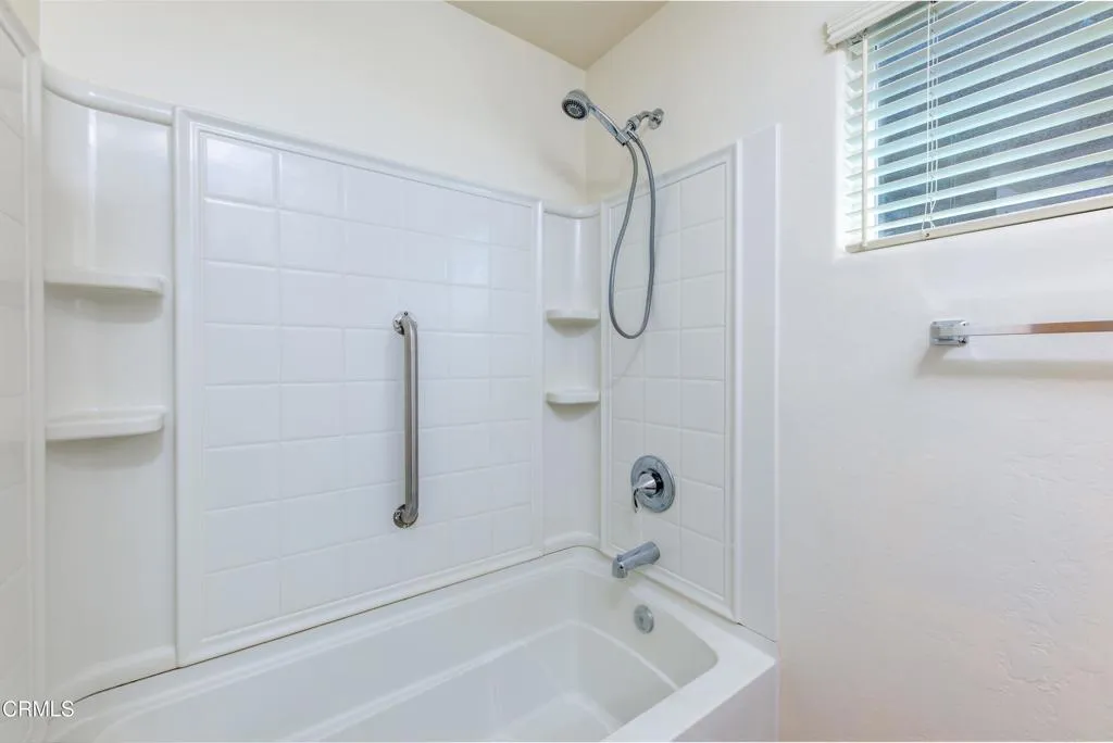 29_master_bathroom_5