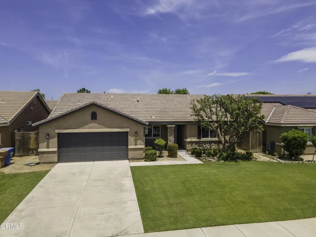 08_front_exterior_7