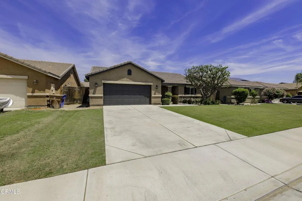 05_front_exterior_4