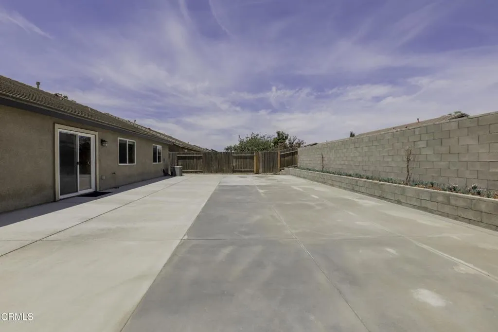 35_back_exterior_5