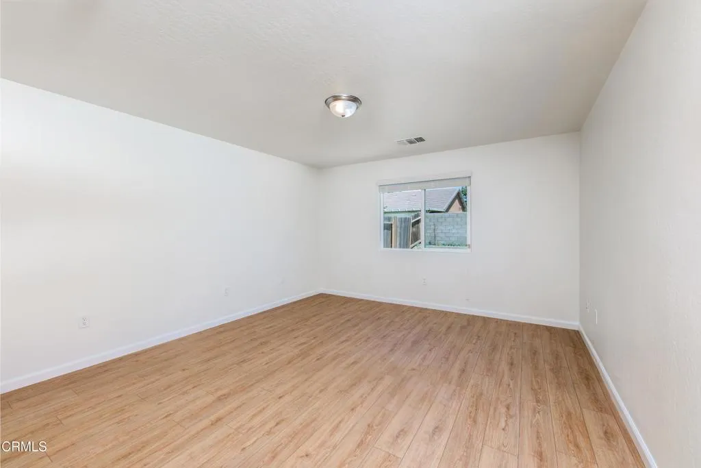 20_bedroom_1