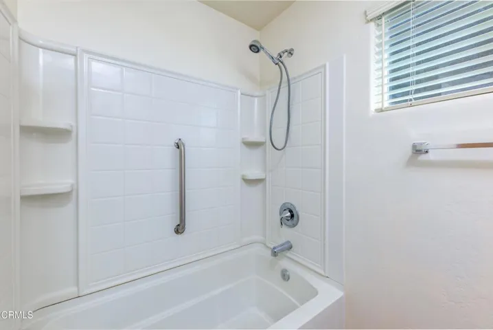 29_master_bathroom_5