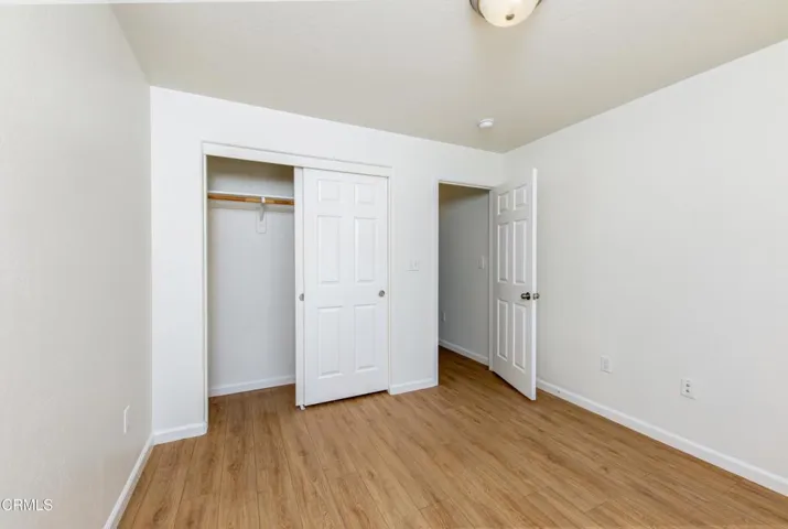 24_bedroom_5