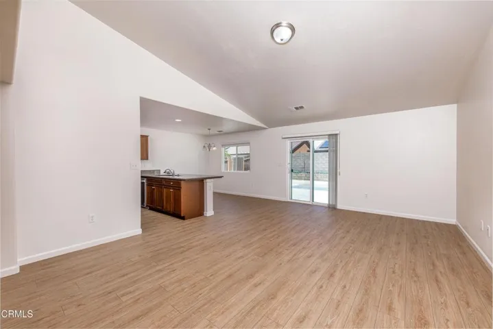12_living_room_2