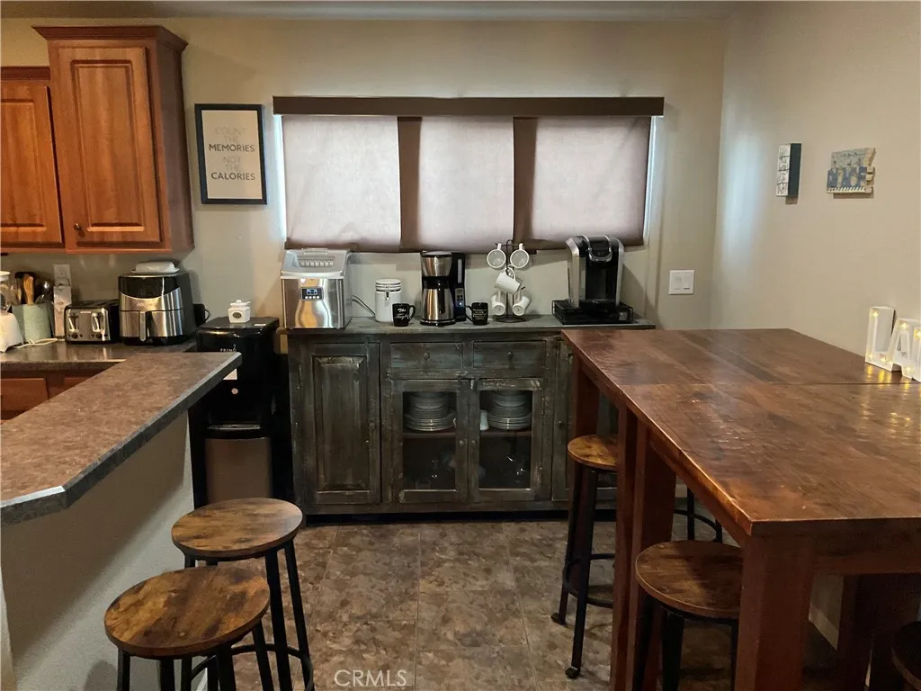 Dining area and breakfast bar