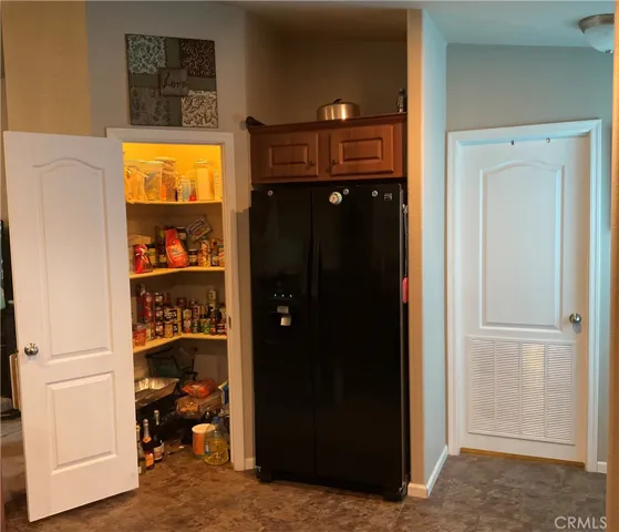 Pantry has room to store enough food and snack for everyone