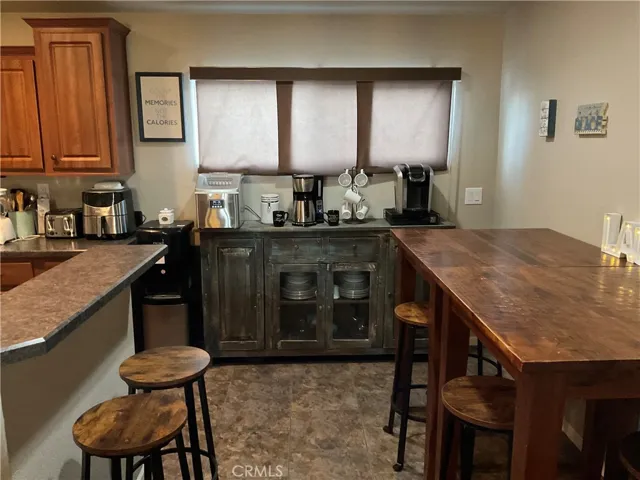 Dining area and breakfast bar