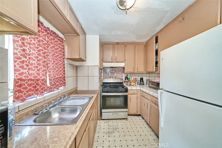 1011 W Avenue H12, Lancaster, California 93534