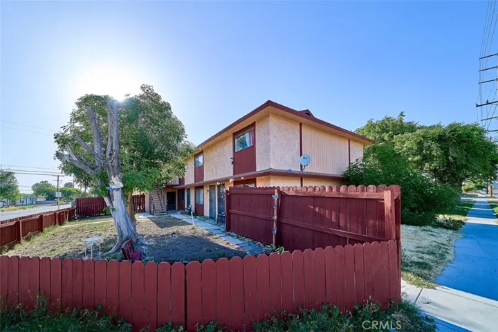 1011 W Avenue H12, Lancaster, California 93534