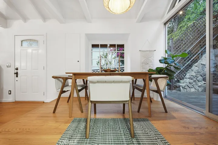 6182 Glen Oak St, Los Angeles, California 90068