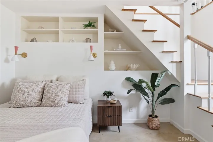 6182 Glen Oak St, Los Angeles, California 90068