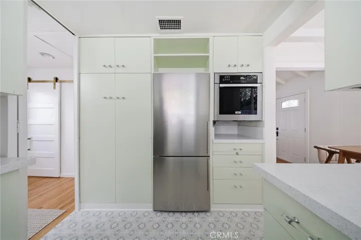 6182 Glen Oak St, Los Angeles, California 90068