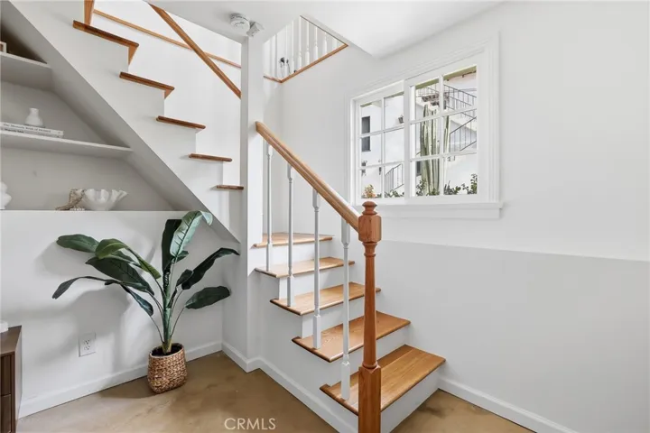 6182 Glen Oak St, Los Angeles, California 90068
