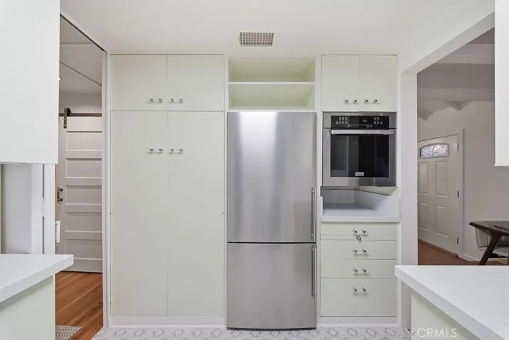 6182 Glen Oak St, Los Angeles, California 90068