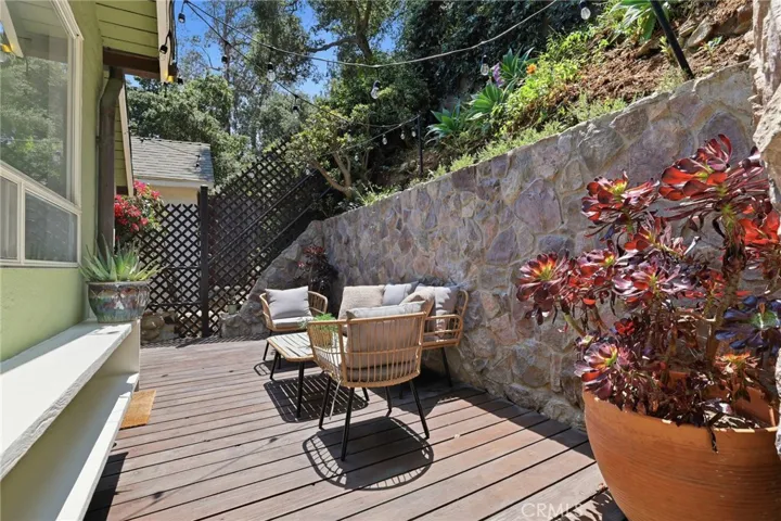 6182 Glen Oak St, Los Angeles, California 90068