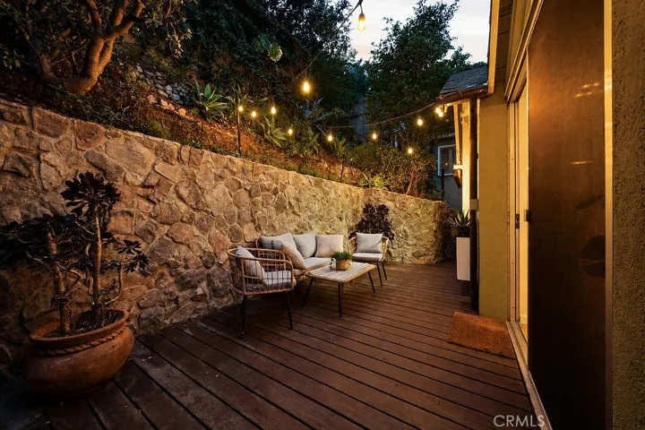 6182 Glen Oak St, Los Angeles, California 90068