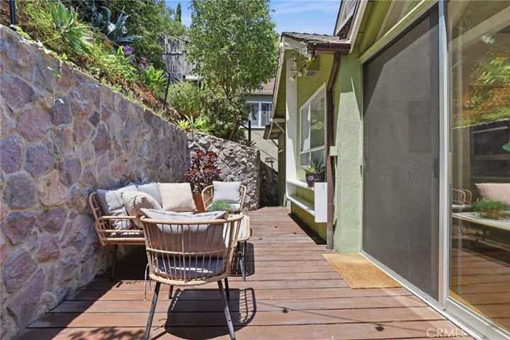 6182 Glen Oak St, Los Angeles, California 90068