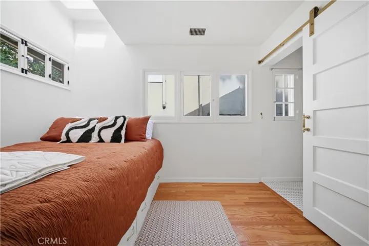 6182 Glen Oak St, Los Angeles, California 90068