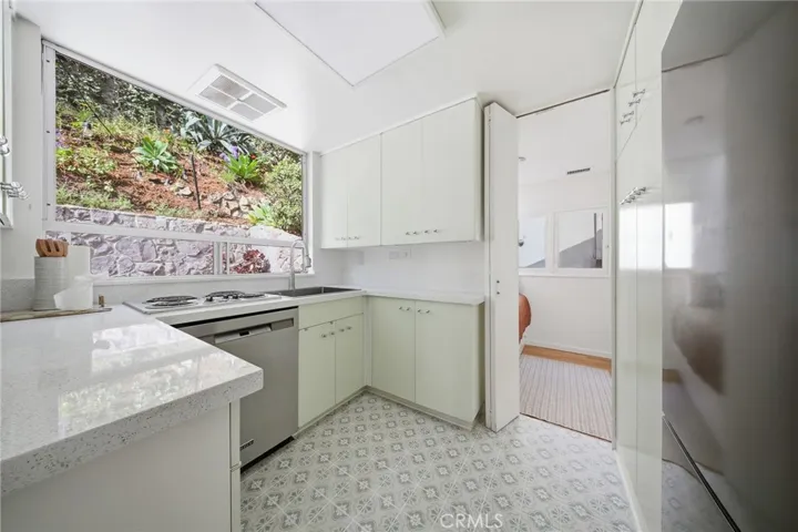 6182 Glen Oak St, Los Angeles, California 90068