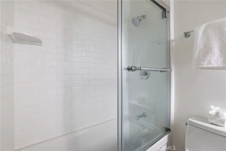 6182 Glen Oak St, Los Angeles, California 90068