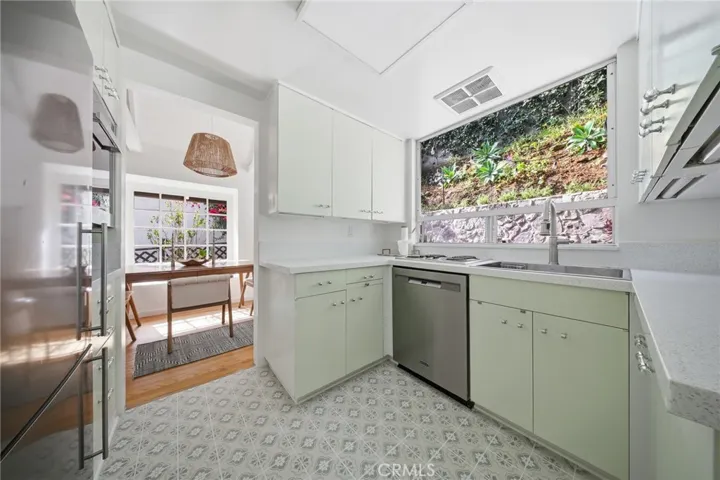 6182 Glen Oak St, Los Angeles, California 90068