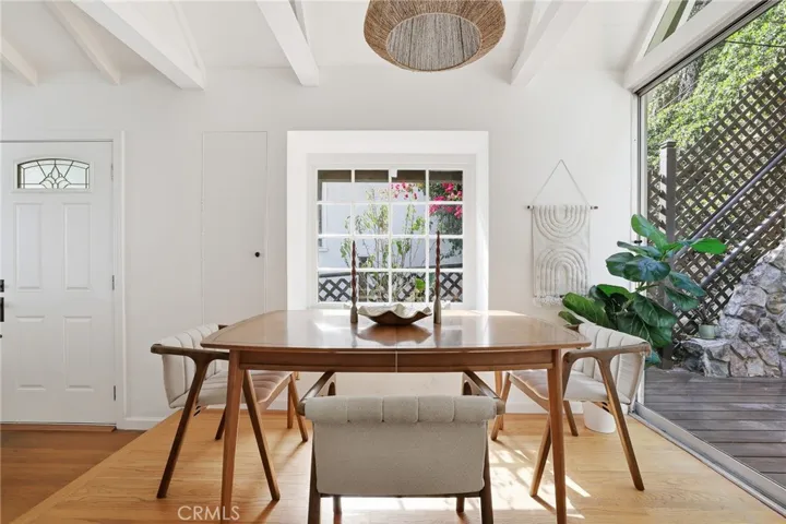 6182 Glen Oak St, Los Angeles, California 90068