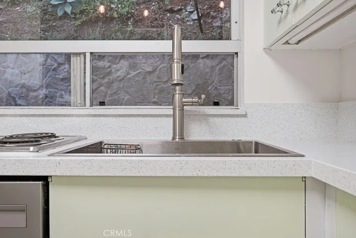 6182 Glen Oak St, Los Angeles, California 90068