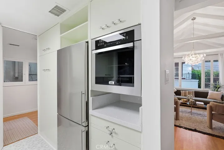 6182 Glen Oak St, Los Angeles, California 90068