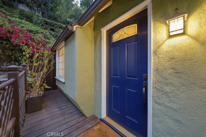6182 Glen Oak St, Los Angeles, California 90068
