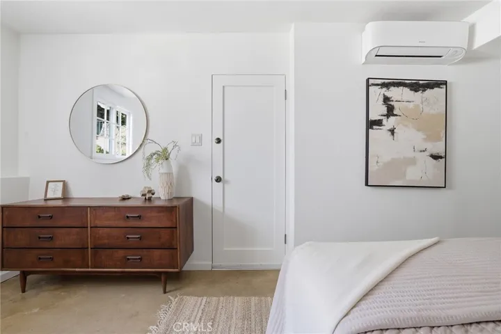 6182 Glen Oak St, Los Angeles, California 90068