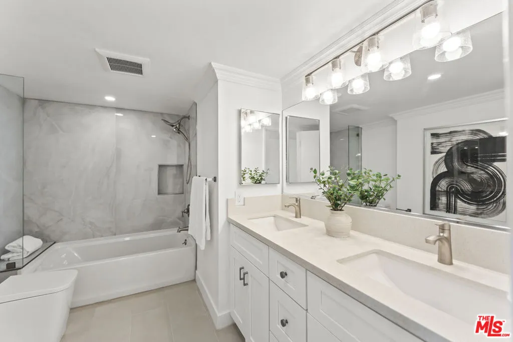 Hallway bath