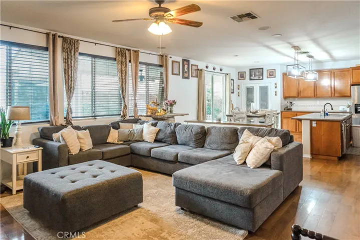 9068 Chimney Rock, Hesperia, California 92344