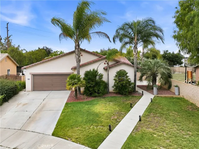 SINGLE STORY ON OVER 13,500 SQ FT CUL-DE-SAC LOT