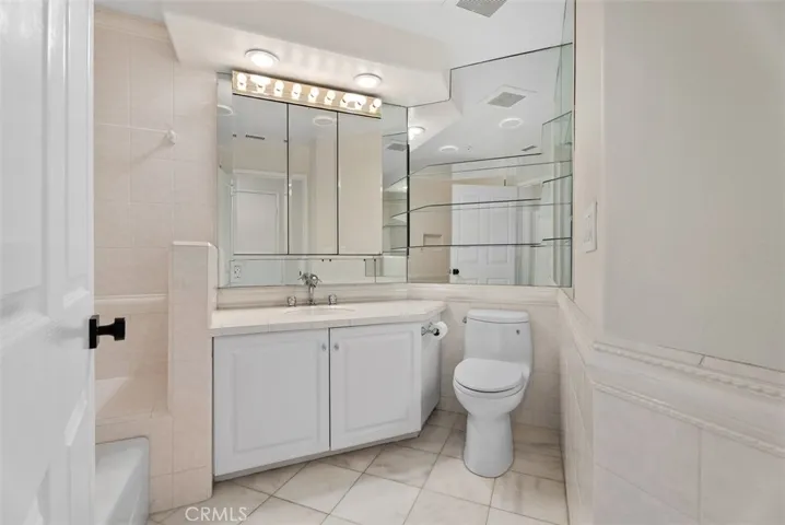 2600 Newport, Newport Beach, California 92663