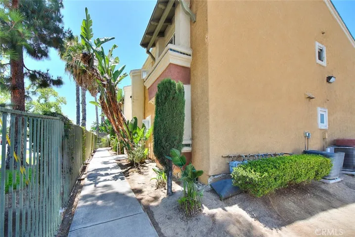 760 Rimpau 102, Corona, California 92879