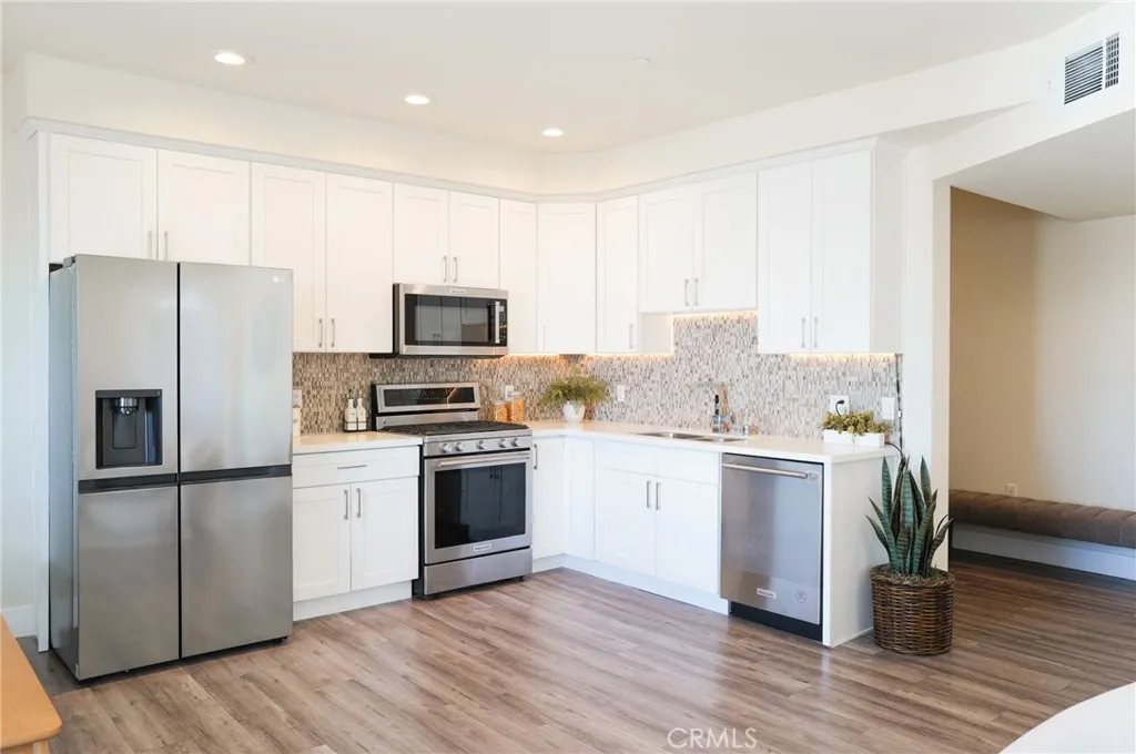 Kitchen & Dining area 3