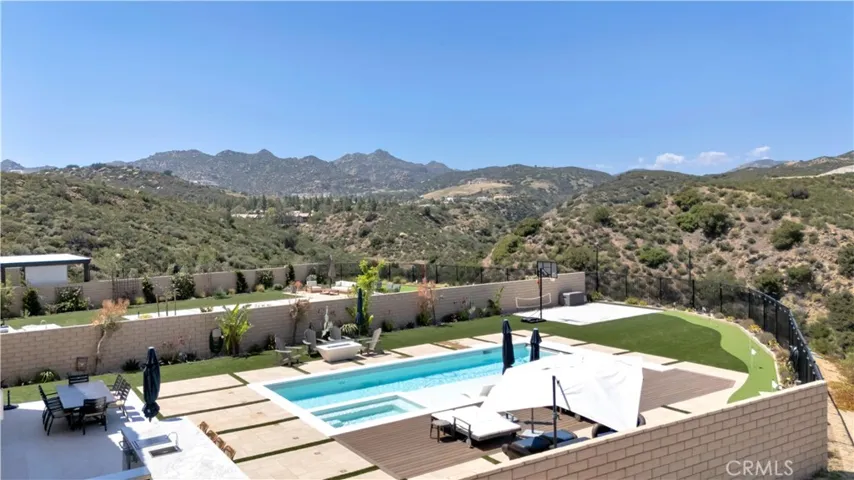 21611 Canyon Cove, Chatsworth, California 91311