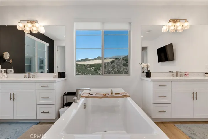 21611 Canyon Cove, Chatsworth, California 91311