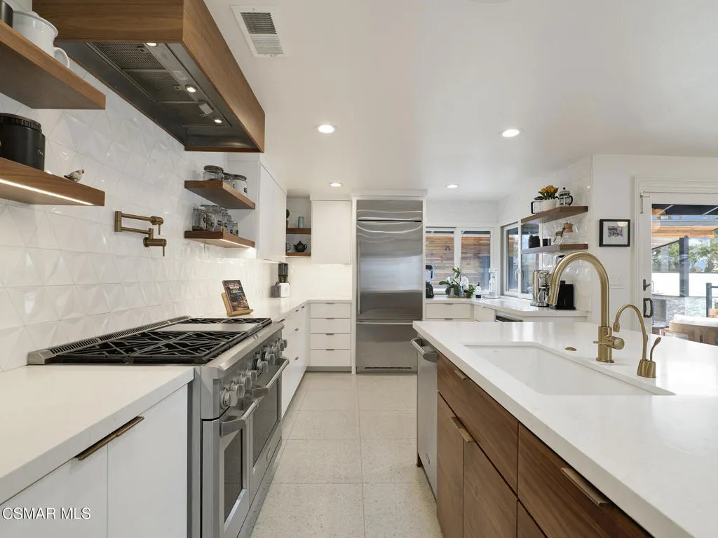 Great storage and counter space