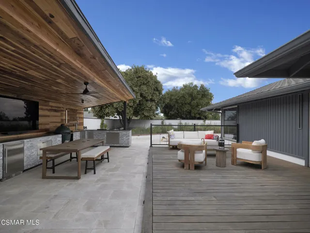 So many areas to relax or entertain