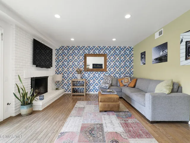 Den / Living Room