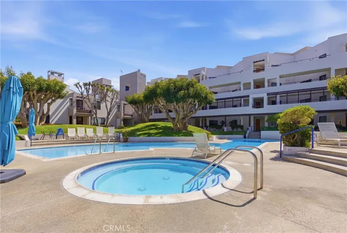 Community  pool & spa