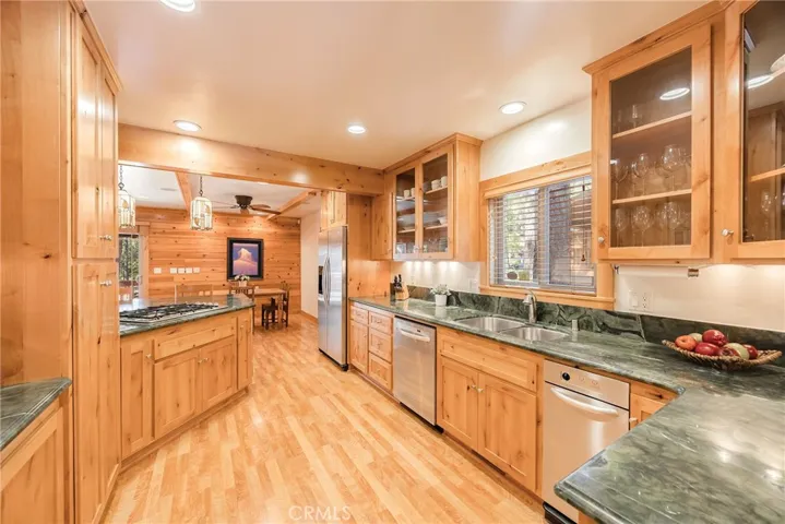 39145 Starview Lane, Big Bear Lake, California 92315