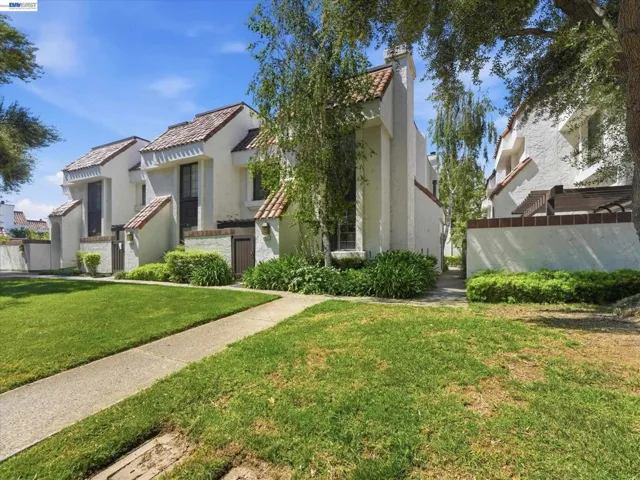 19811 Portal Plaza, Cupertino, California 95014