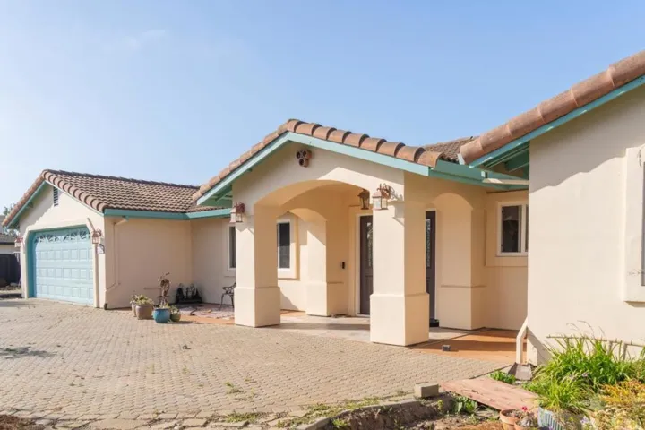 21123 Valle San Juan Drive, Salinas, California 93907