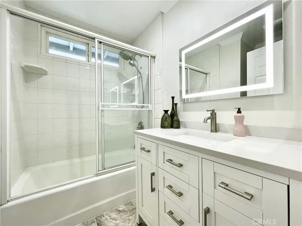 Bathroom upstair