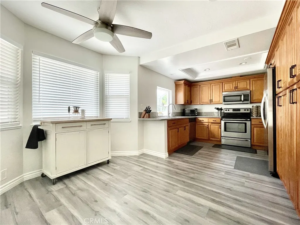 Kitchen eating area